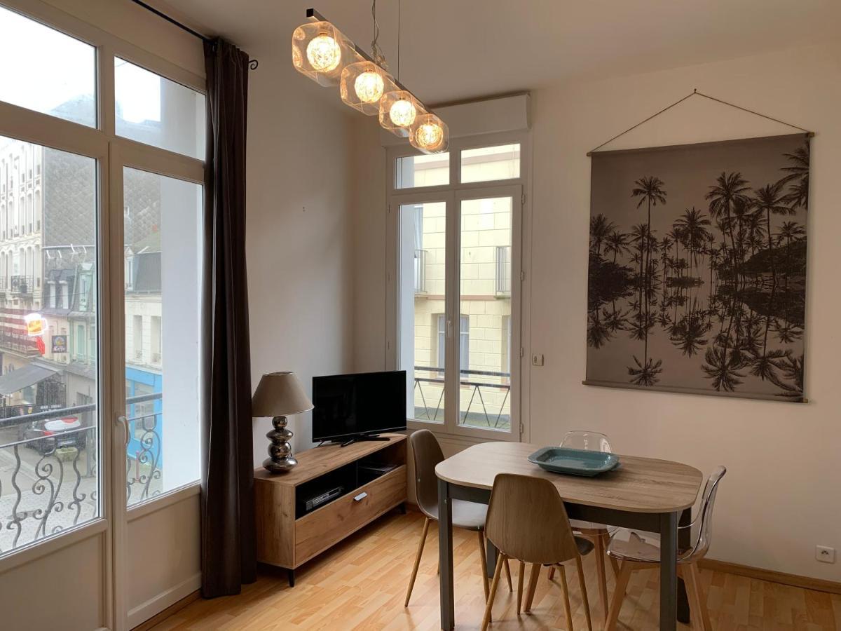 Le Balcon De Notre Dame Le Treport - Locations Isahora Apartment Bagian luar foto